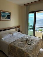 GOLFINHOS APART HOTEL