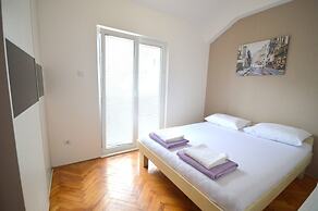 Mia & Lena Apartment