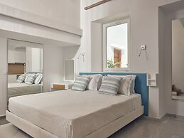 ΑRCS Suites & Residences