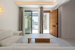 ΑRCS Suites & Residences