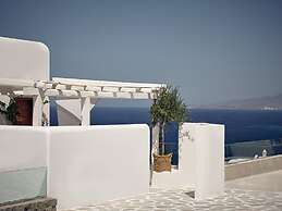 ΑRCS Suites & Residences