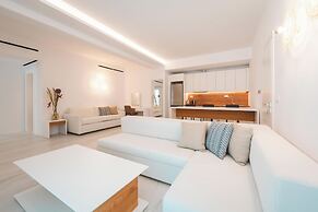 ΑRCS Suites & Residences