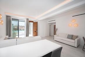 ΑRCS Suites & Residences