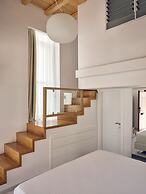 ΑRCS Suites & Residences