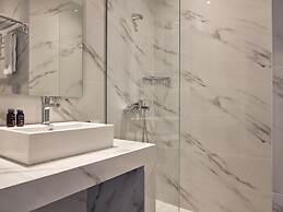 ΑRCS Suites & Residences