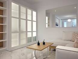 ΑRCS Suites & Residences