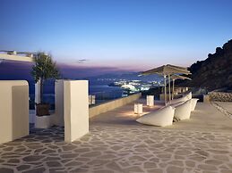 ΑRCS Suites & Residences