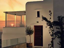 ΑRCS Suites & Residences