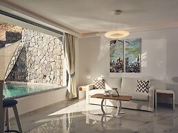 ΑRCS Suites & Residences