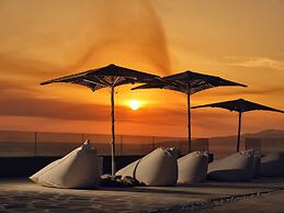 ΑRCS Suites & Residences