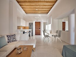 ΑRCS Suites & Residences