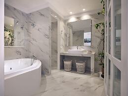 ΑRCS Suites & Residences