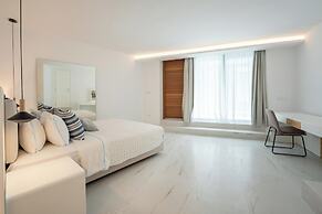 ΑRCS Suites & Residences