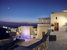 ΑRCS Suites & Residences