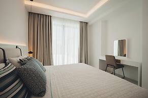 ΑRCS Suites & Residences