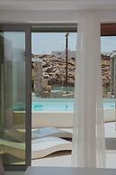 ΑRCS Suites & Residences