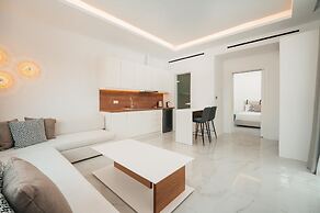 ΑRCS Suites & Residences