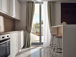 ΑRCS Suites & Residences