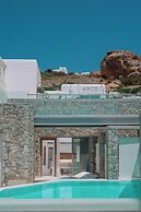 ΑRCS Suites & Residences