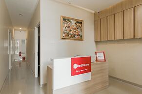RedDoorz near Soekarno Hatta Airport