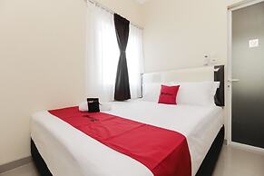 RedDoorz near Soekarno Hatta Airport