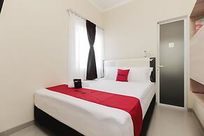 RedDoorz near Soekarno Hatta Airport