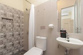 RedDoorz near Soekarno Hatta Airport