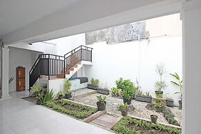 RedDoorz near Terminal Tirtonadi