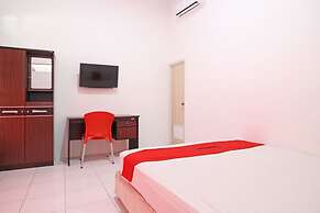 RedDoorz near Terminal Tirtonadi
