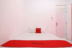 RedDoorz near Terminal Tirtonadi