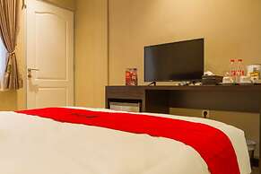 RedDoorz Plus @ Dipatiukur