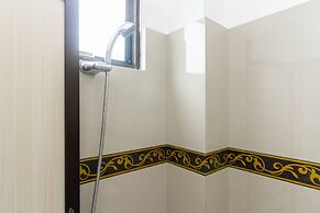 RedDoorz near RSU Suaka Insan