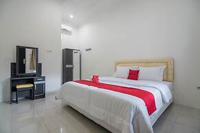 RedDoorz near Sultan Thaha Airport Jambi