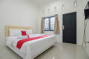 RedDoorz near Sultan Thaha Airport Jambi