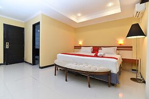 RedDoorz Plus near Mall Bali Galeria 2