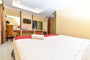 RedDoorz Plus near Mall Bali Galeria 2