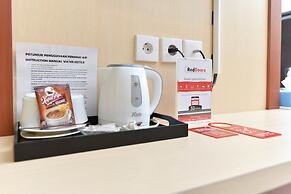 RedDoorz Plus near Mall Bali Galeria 2