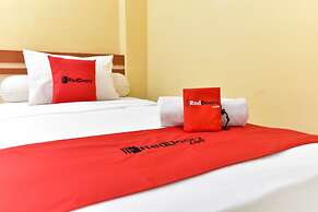 RedDoorz Plus near Mall Bali Galeria 2