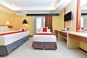 RedDoorz Plus near Mall Bali Galeria 2