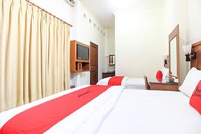 RedDoorz Plus @ Tegal Panggung