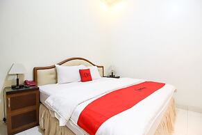 RedDoorz Plus @ Tegal Panggung