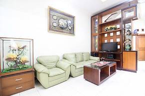 RedDoorz Plus @ Tegal Panggung