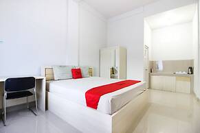 RedDoorz Syariah @ Griya Izzara Guest House