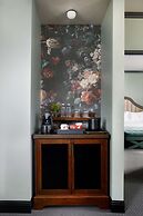 The Candler Hotel Atlanta, Curio Collection by Hilton