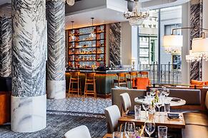 The Candler Hotel Atlanta, Curio Collection by Hilton