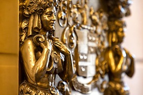 The Candler Hotel Atlanta, Curio Collection by Hilton