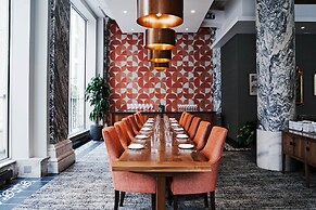 The Candler Hotel Atlanta, Curio Collection by Hilton