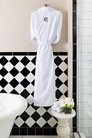 The Candler Hotel Atlanta, Curio Collection by Hilton