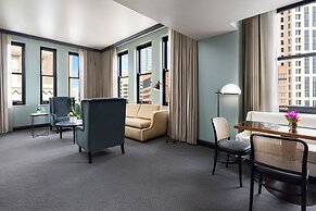 The Candler Hotel Atlanta, Curio Collection by Hilton