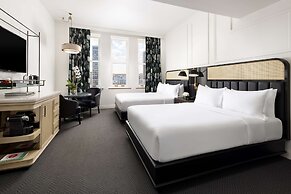 The Candler Hotel Atlanta, Curio Collection by Hilton